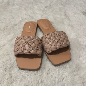 Marc Fisher Caspian Sandal, size 7